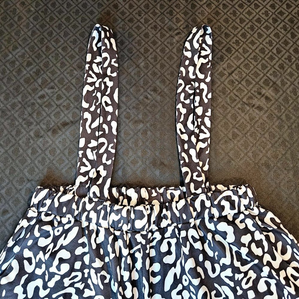 B/W Wide Leg Pants with Suspenders - Picture 3 of 4